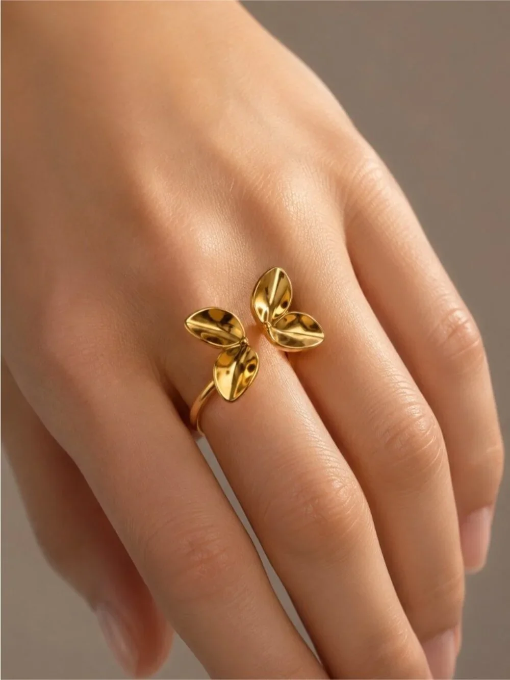 Polished Gold color Leaf Motif Ring
